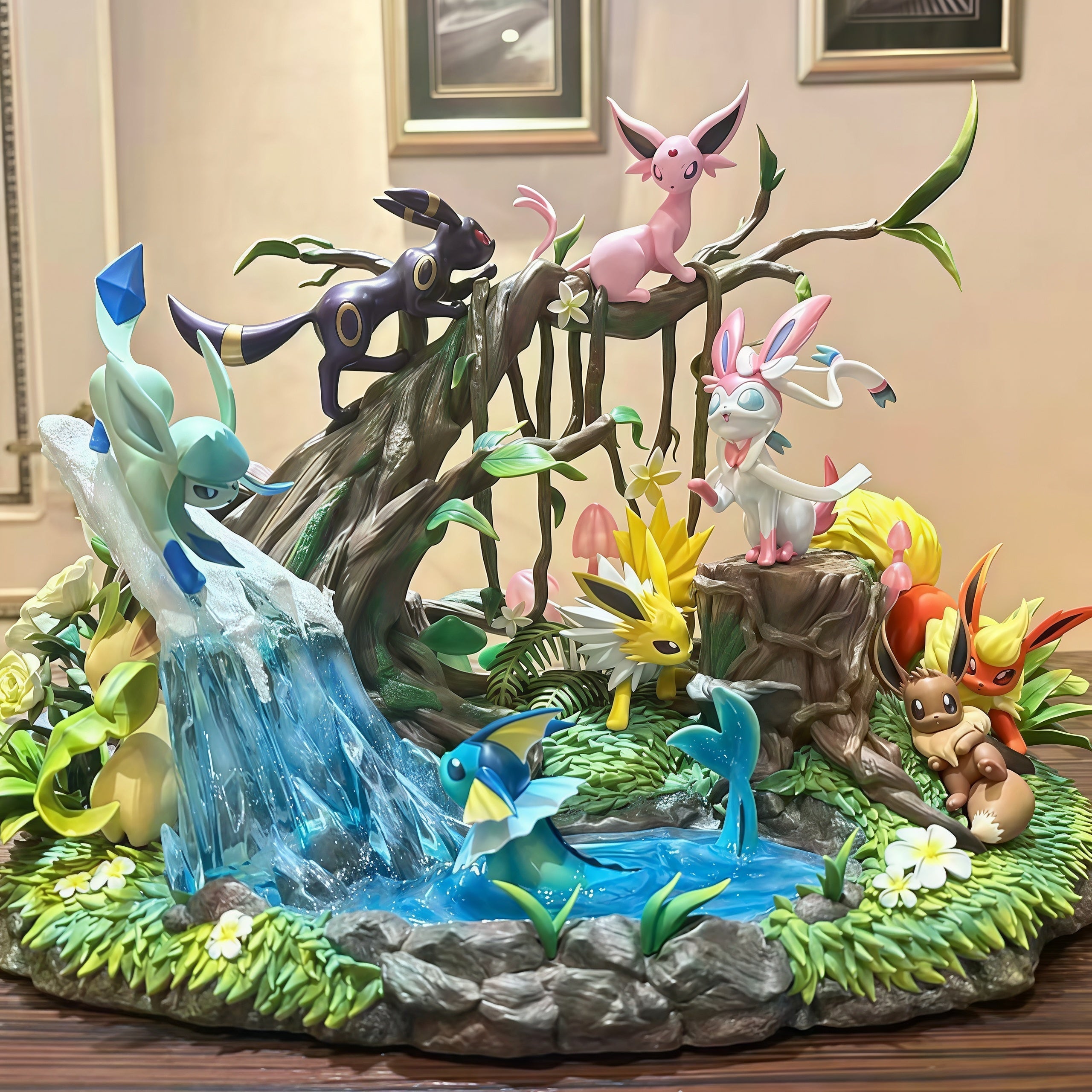 POKÉMON - EEVEELUTIONS STATUE